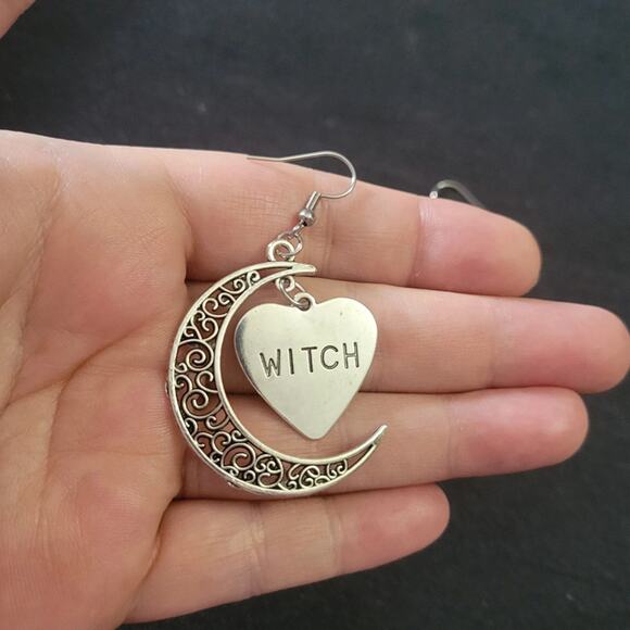 Witchy filigree crescent moon and heart earrings - Picture 1 of 3
